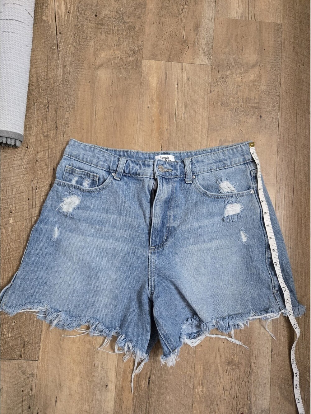 Simple Society Distressed High-Waisted Denim Jean Shorts - Size 9/29 - Picture 11 of 15